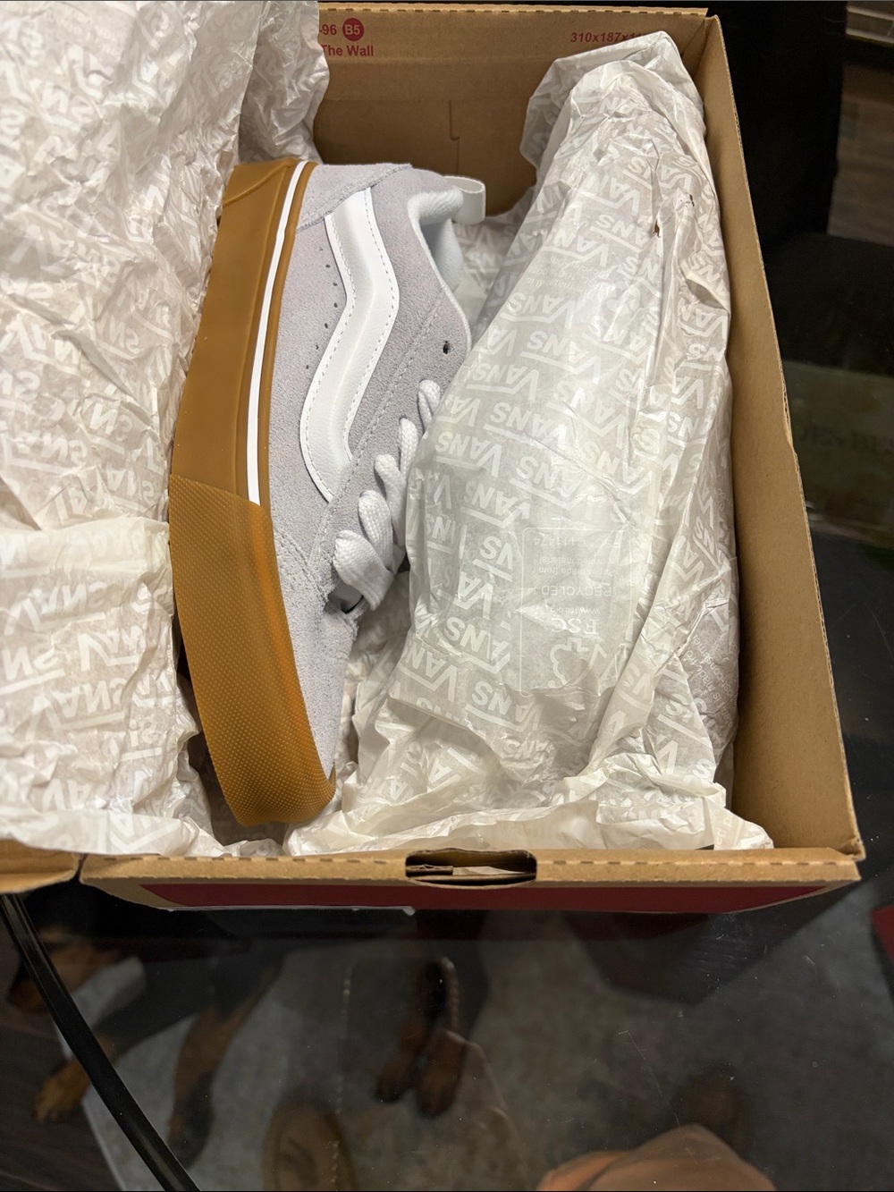 Vans Men’s 5.5 White Suede & Gum Old Skool Sneakers womens size 7 - Picture 8 of 8